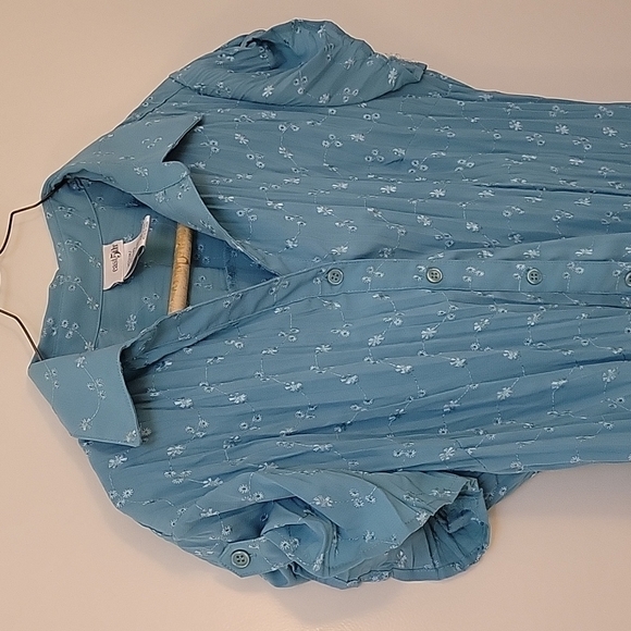 EAST 5TH Coquette Floral Eyelet Short Sleeve Button Down Blouse - Picture 4 of 8